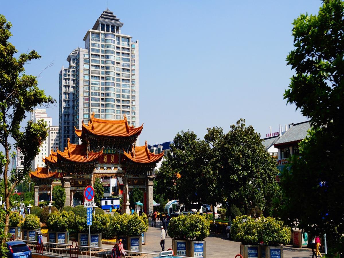 Bai Nian Sheng Shi Hotel Kunming Exterior foto