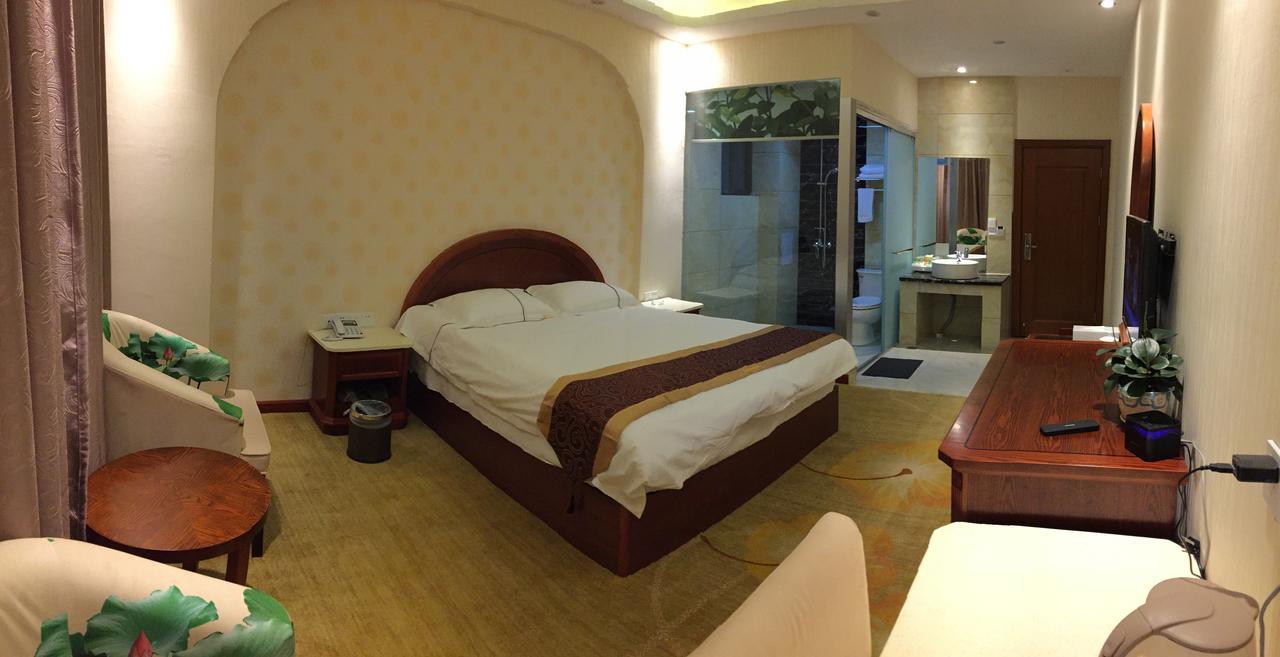 Bai Nian Sheng Shi Hotel Kunming Exterior foto