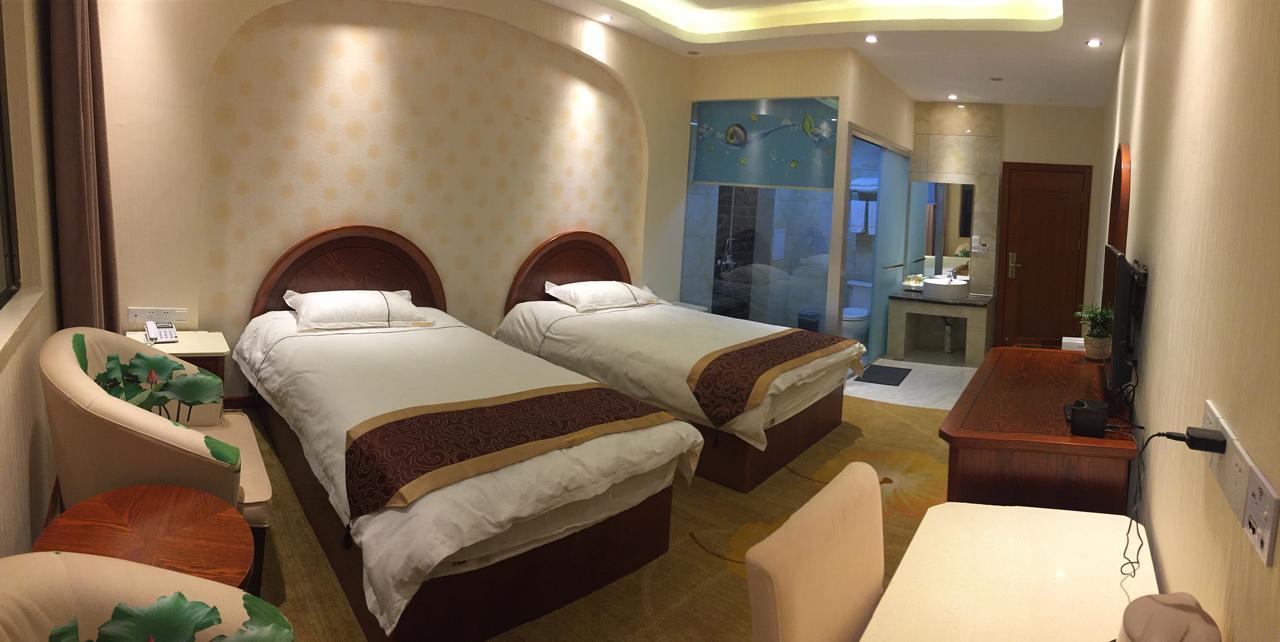 Bai Nian Sheng Shi Hotel Kunming Exterior foto